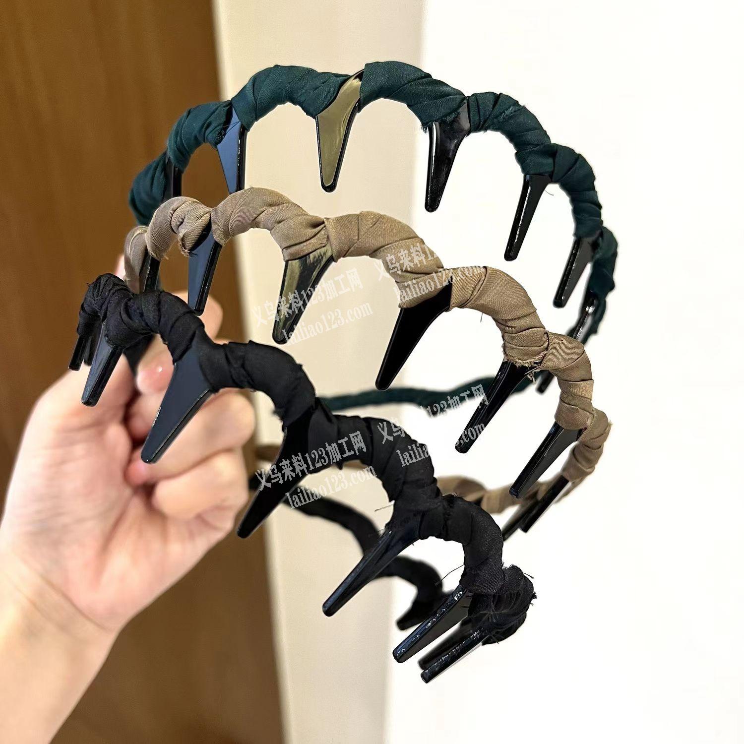 大量手工活外发加工，这个头箍上面绕这个布