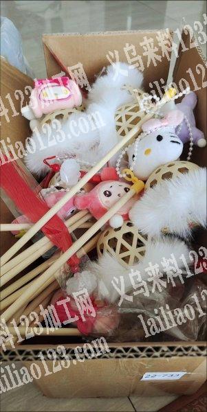 粘胶做小灯笼，粘娃娃的手工活外发加工，如