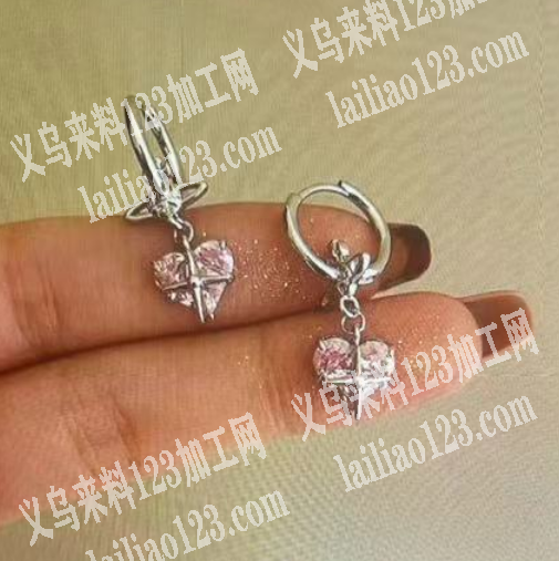长期有如图类型的小耳钉翻砂外发加工，寻找