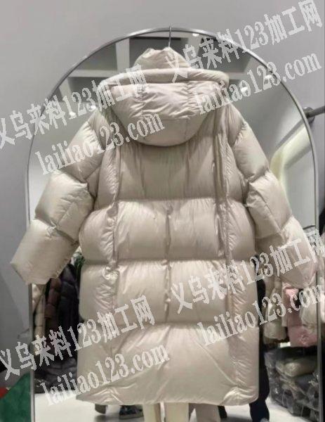 老板委托寻找：羽绒服外发加工，如图，羽绒