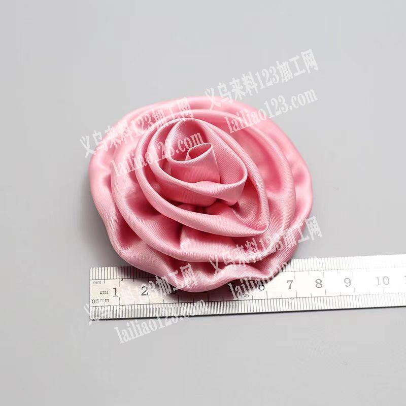 手工盘花，粘胶卷花的手工活外发，如图，寻