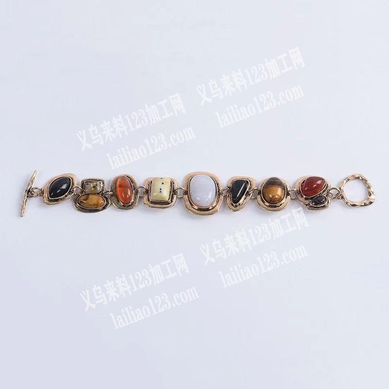 大量采购如图类似饰品。长期要货，有现货的