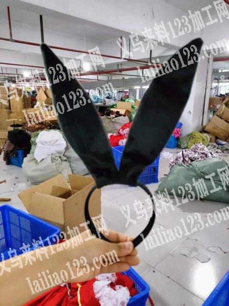 公司兔耳朵发箍打胶枪手工活外发，如图，兔