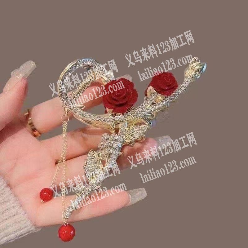 压铸外发，如图植绒小花的抓夹谁家有压铸的