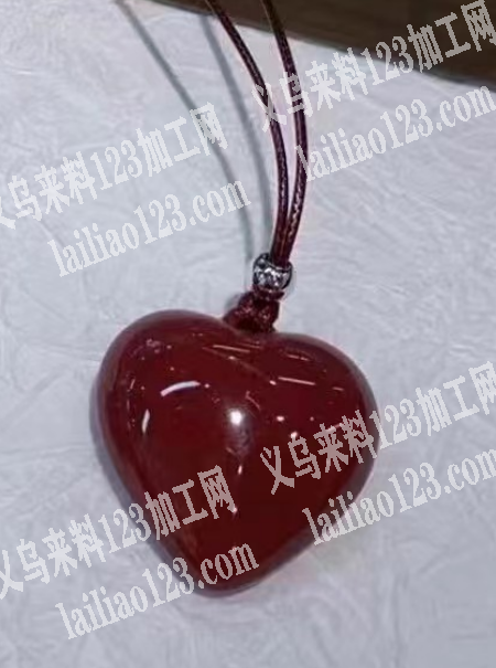 如图吊坠喷亮漆，寻找喷漆的加工厂，请联系