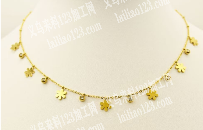 大量项链挂圈的手工活。，寻找会做的手工加