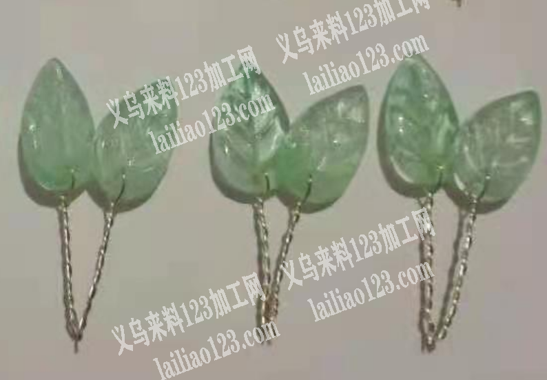 树叶下面扭铜丝的手工活外发加工，如图，这