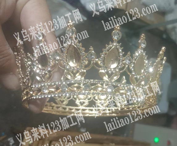 如图，寻找机器点钻的加工厂，大量皇冠点钻