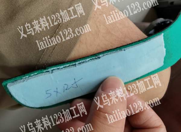 老板委托寻找：插根乳胶垫有订单，如图，鞋