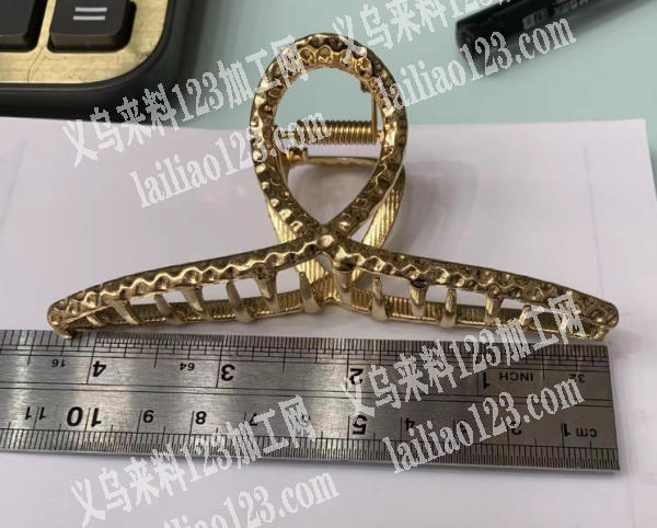公司有抓夹订单，寻找工厂。请联系详谈，微
