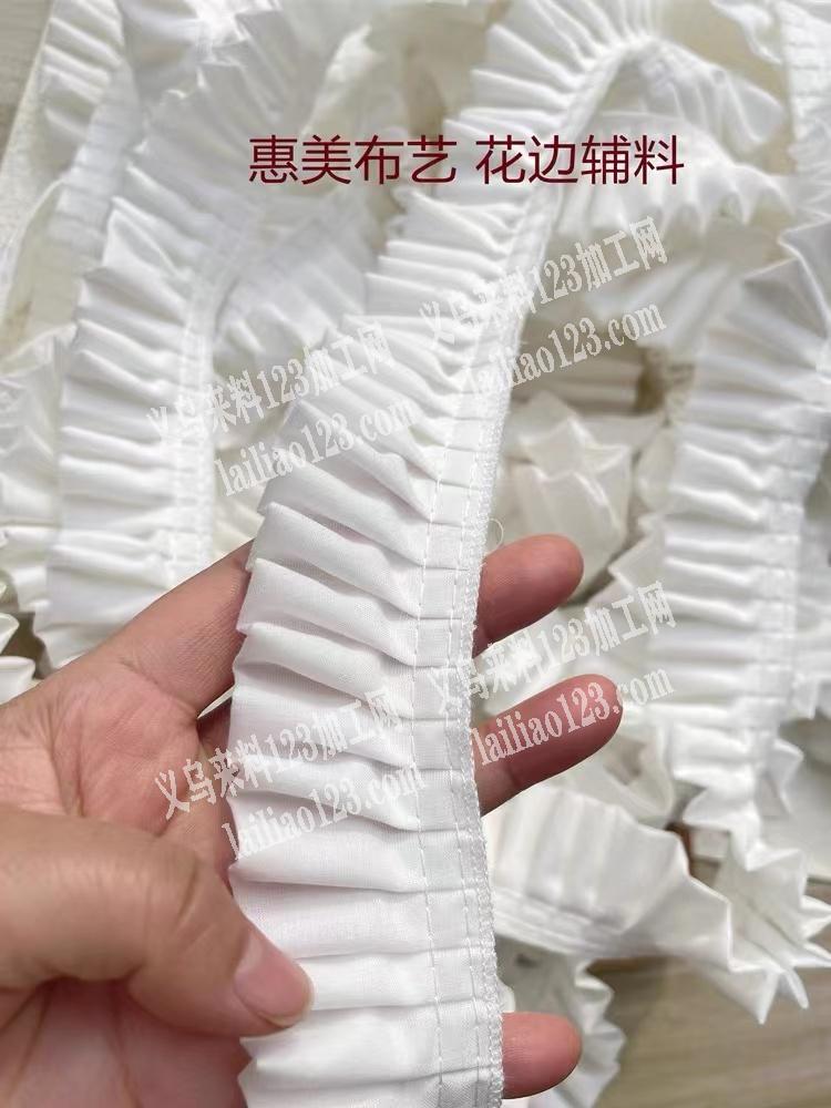 打皱打褶拷边压荷叶边的平车活外发加工。如