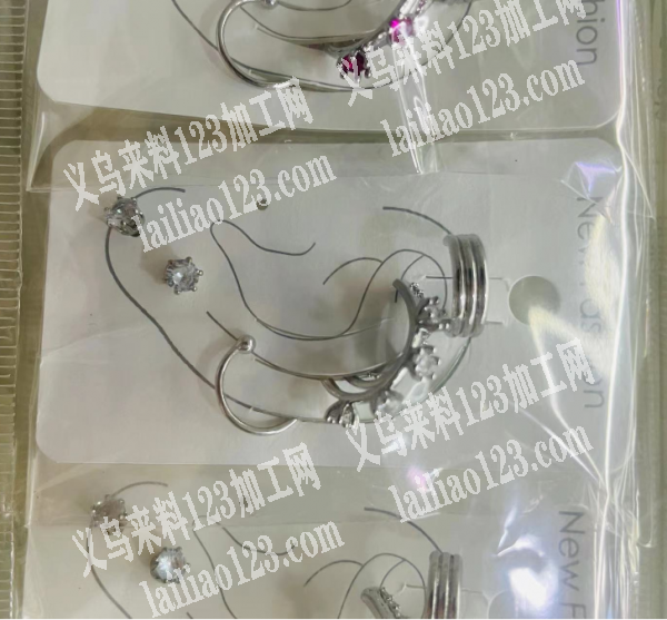 OPP袋子上卡包装的手工活外发加工，寻找