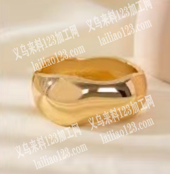 《有订单》如图，寻找这些合金手镯的工厂，