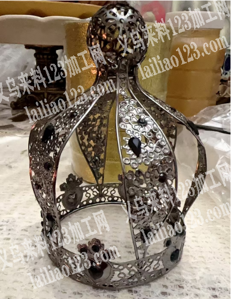 大量蛋糕摆件订单，如图，寻找这个皇冠的配