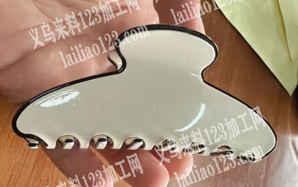 《大量高档饰品订单》铜抓夹订单，如图，寻