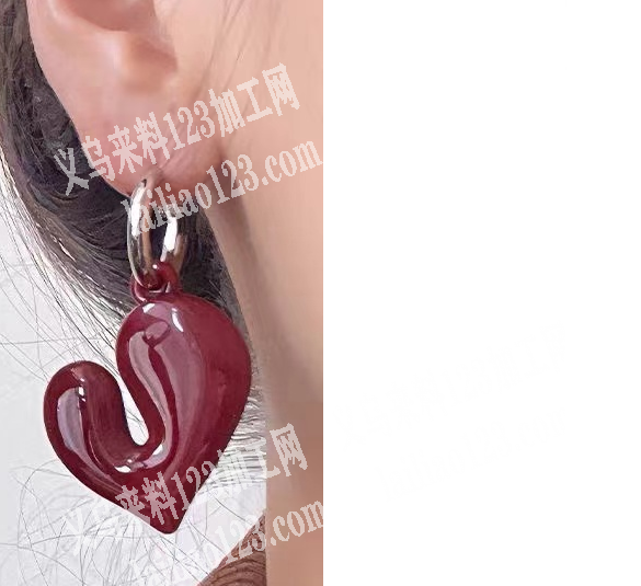 寻找如图耳环厂家，有货的请联系详谈，