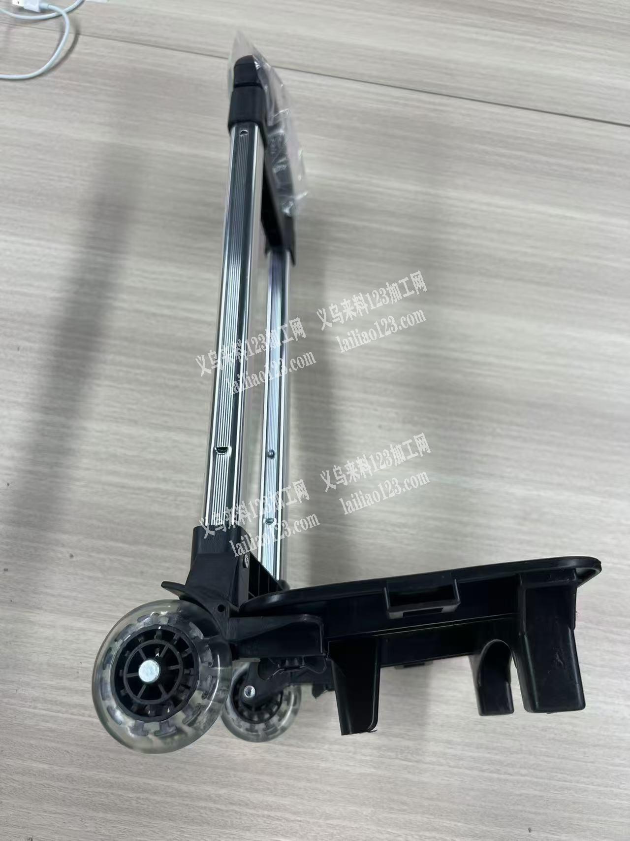 老板委托寻找：寻找拉杆箱厂，有10万订单