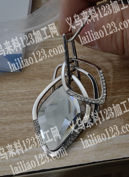 寻找有如图钢模的压铸工厂，请联系详谈，