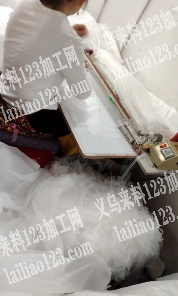 老板委托寻找：大量雨衣订单外发，长期合作