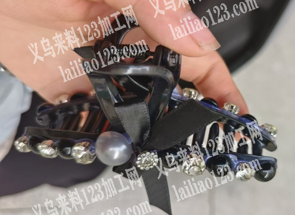 这样的珍珠蝴蝶结抓夹有订单，寻找有货的成