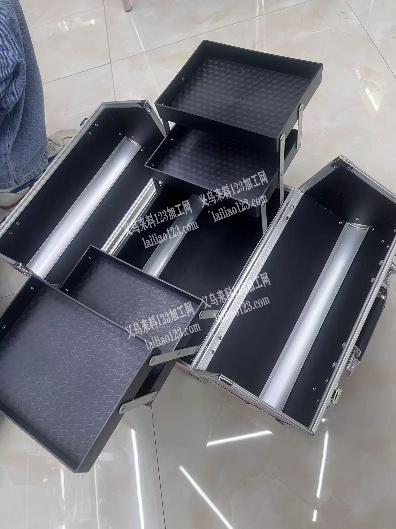 寻找生产如图箱包的工厂，请联系详谈微信详
