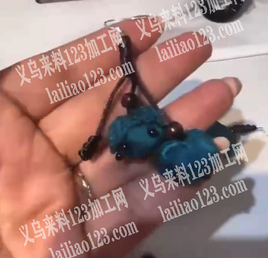 大量布艺花耳环的手工活要做，如图多款，会