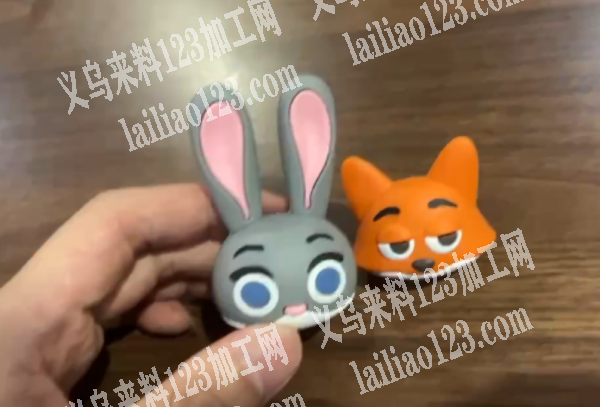 公司鞋扣订单，寻找滴塑合模工厂，pvc的