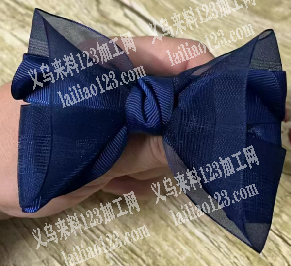 大量职业头花布艺蝴蝶结的手工活，如图，寻