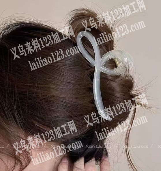 《寻找抓夹注塑的工厂，如图，有订单要做》