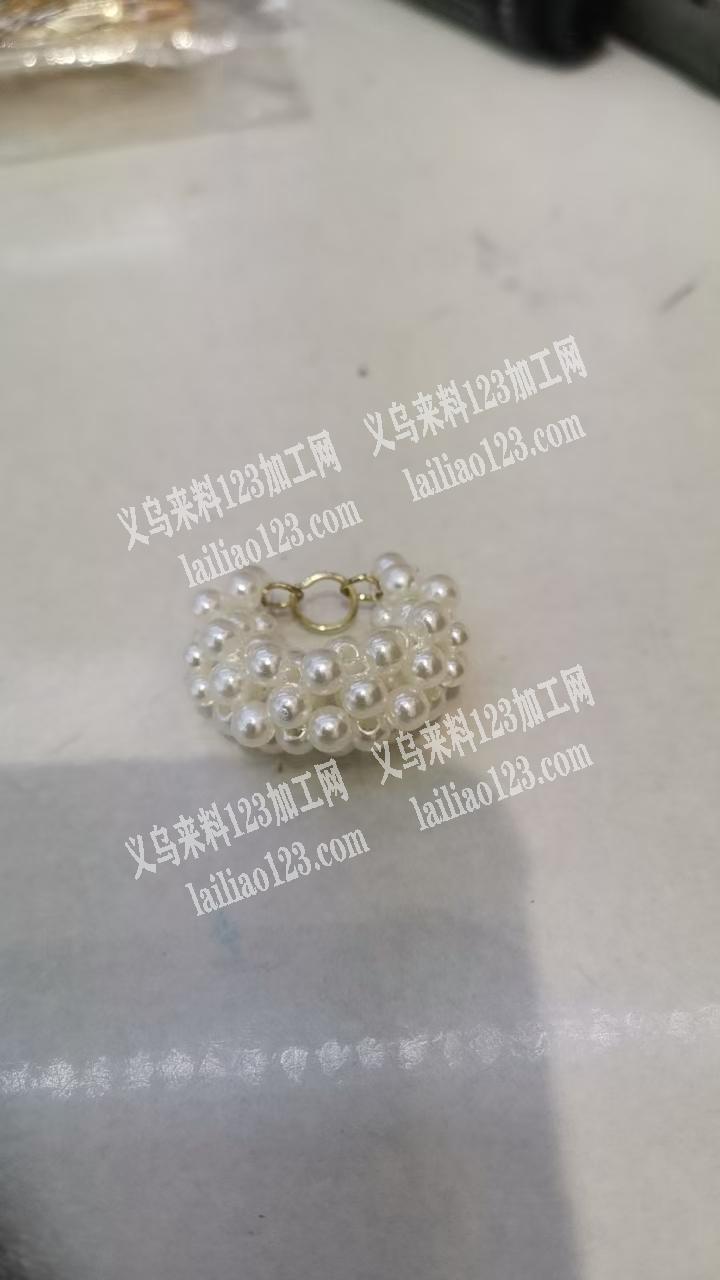 找这个塑料球形提包形状，联系详谈