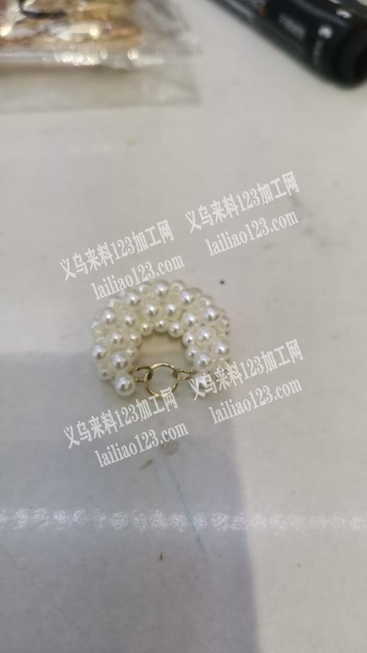 找这个塑料球形提包形状，联系详谈