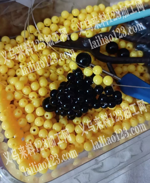 穿米珠编织的手工活，如图，会做的手工活加
