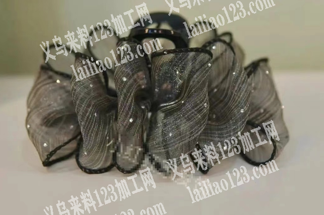 寻找专业做布艺抓夹手工活的加工厂，请联系