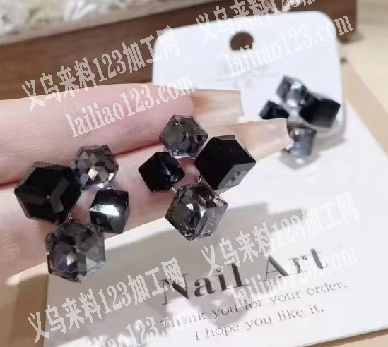 长期有《发外地做》粘配件，点配件+包装的