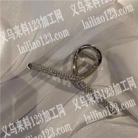 大量女士抓夹订单。如图。寻找专业做抓夹成