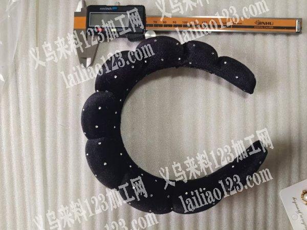 大量如图海绵麻花发箍有订单，寻找厂家，能