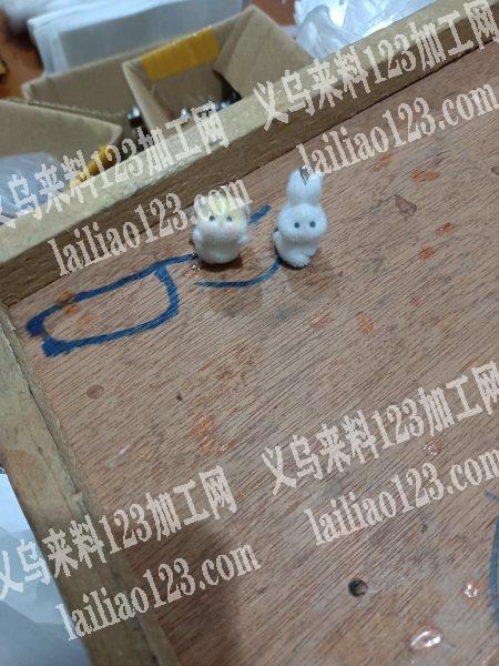 《订单量大，现金结账》找做树脂植绒动物的
