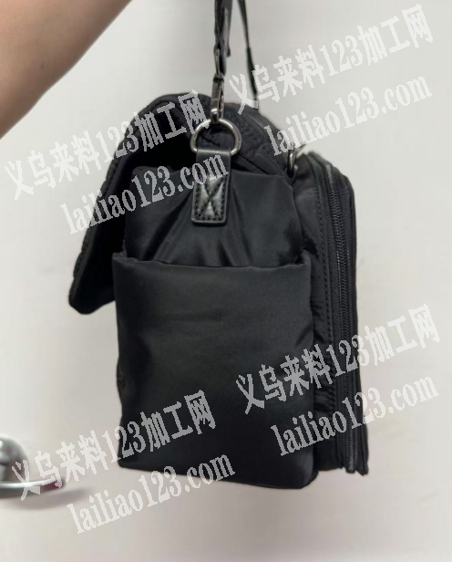 寻找专业做挎包的箱包加工厂，如图，纯加工，