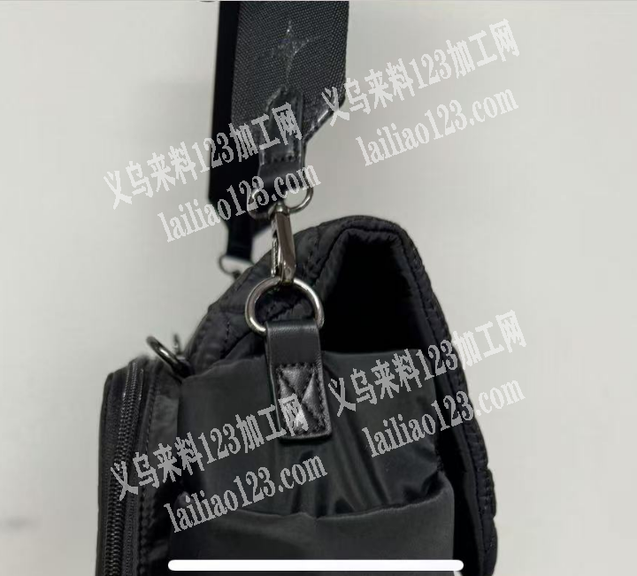 寻找专业做挎包的箱包加工厂，如图，纯加工，