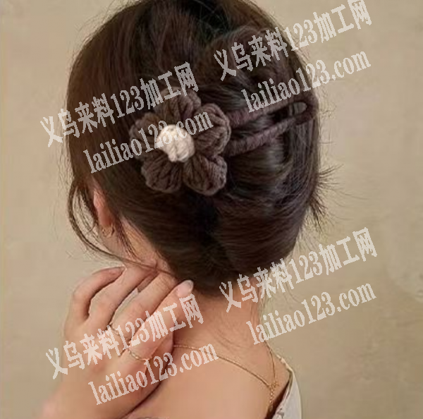 老板委托寻找：手工钩针编织毛线花的手工活