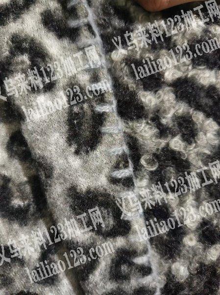 围脖三角针锁边外发加工，长期合作。这个是