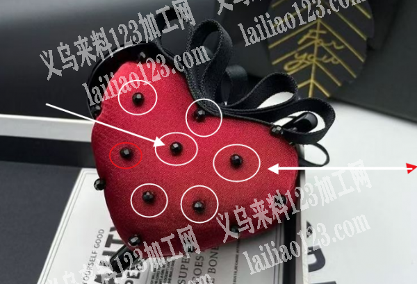 桃心上面手缝珠子的手工活外发加工