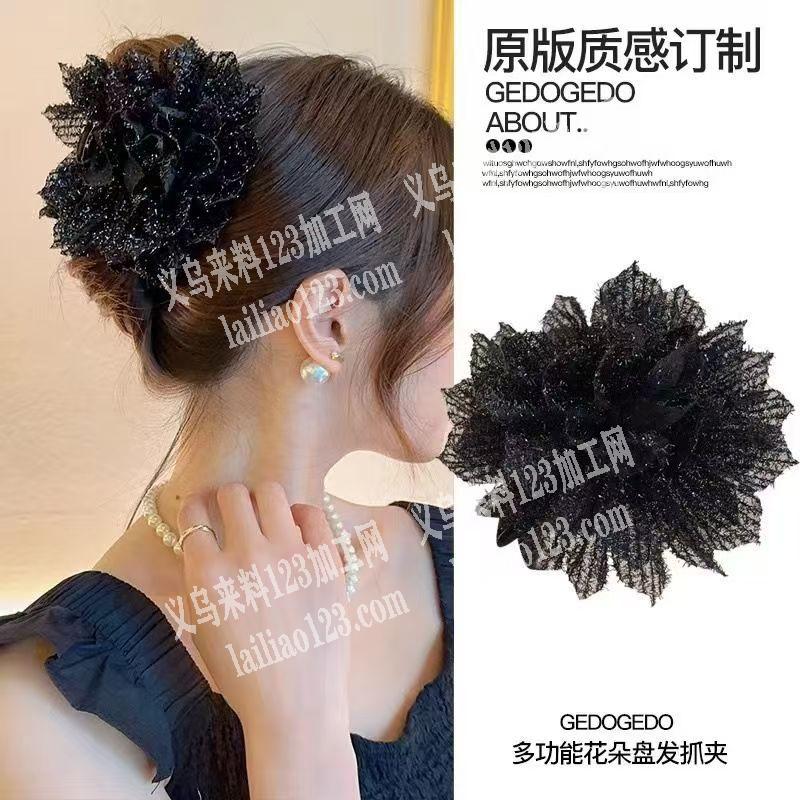 布艺卷花+打胶粘胶的手工活外发加工，如图