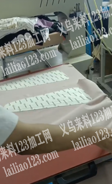 大量保暖衣贴胶外发加工，如图，寻找会做的