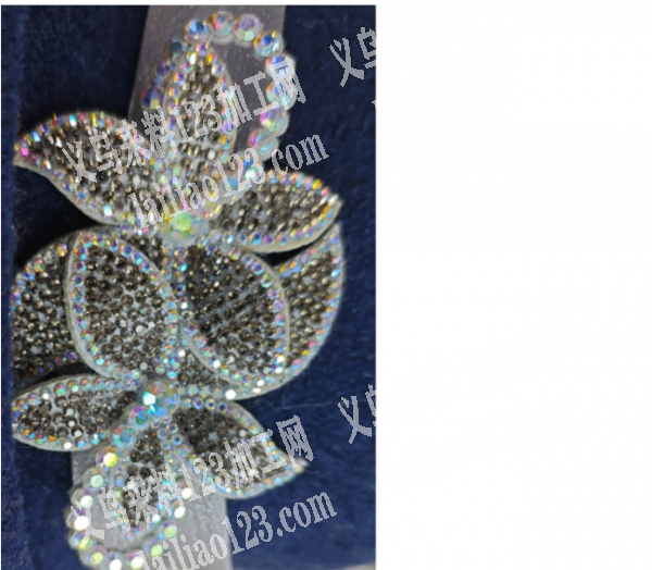 《大量订单》寻找生产胶网花的工厂。如图。
