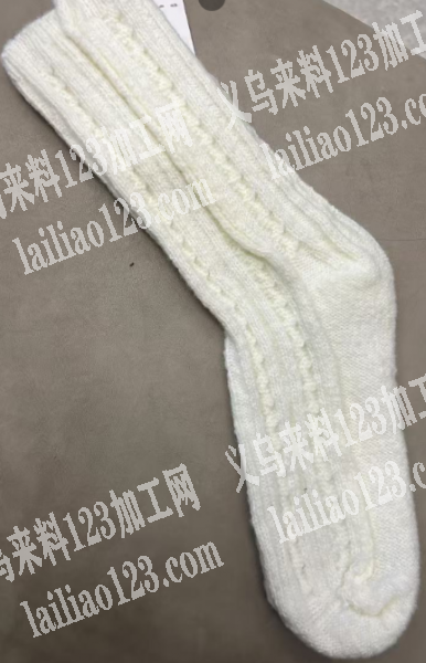 公司有袜子订单，附图片，寻找专业生产袜子