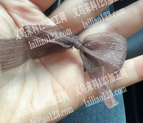 布艺织带打蝴蝶结的手工活外发，如图，寻找