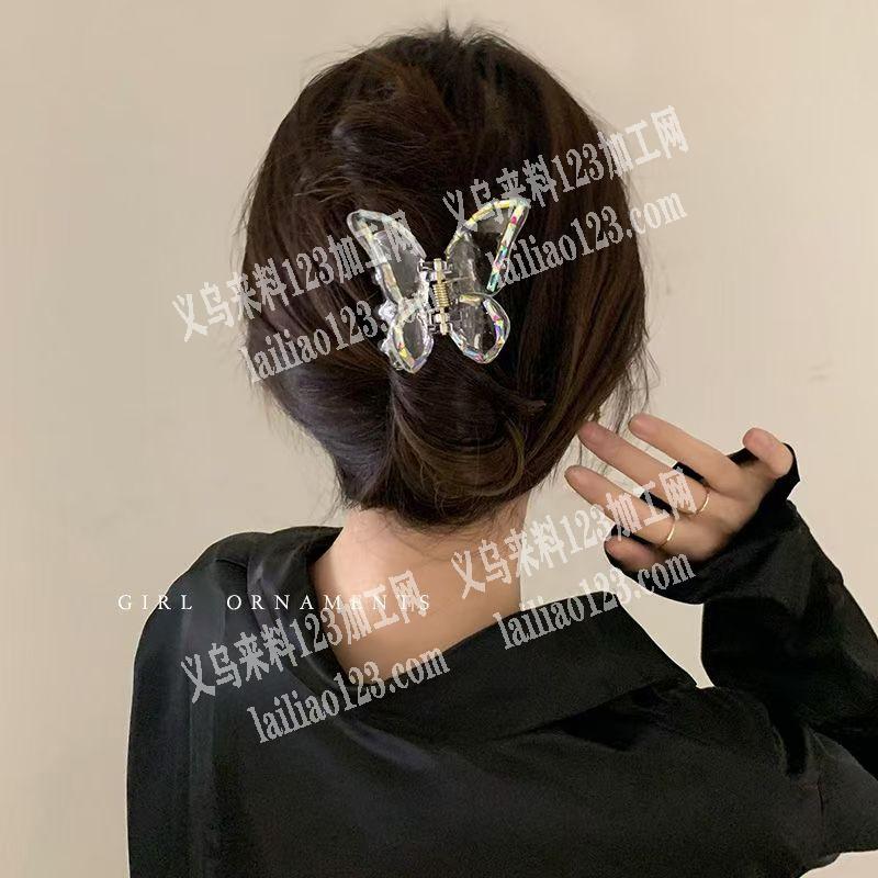 蝴蝶抓夹上面贴钻手工活外发加工，寻找会做
