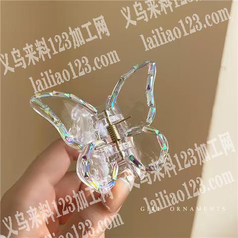 蝴蝶抓夹上面贴钻手工活外发加工，寻找会做