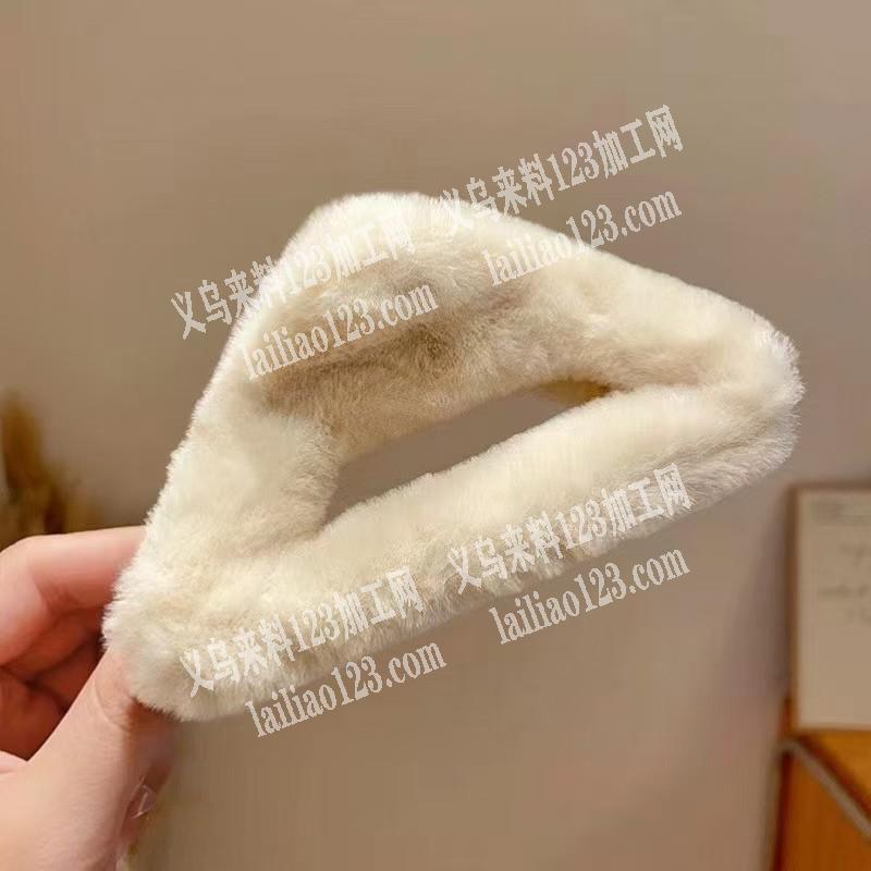 《大量订单》毛绒绕抓夹的手工成品订单，如
